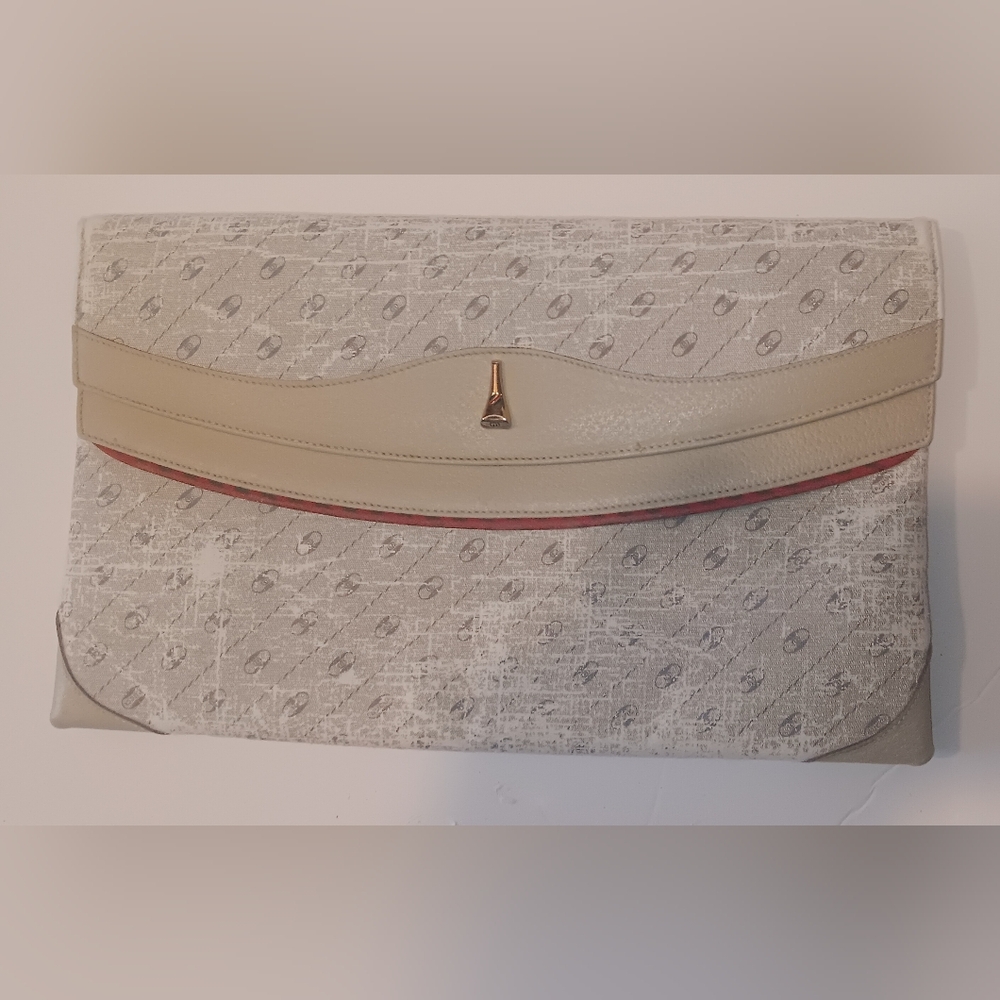 GUCCI GG Preowned Vintage Distressed Beige and Gold Double Flap Clutch